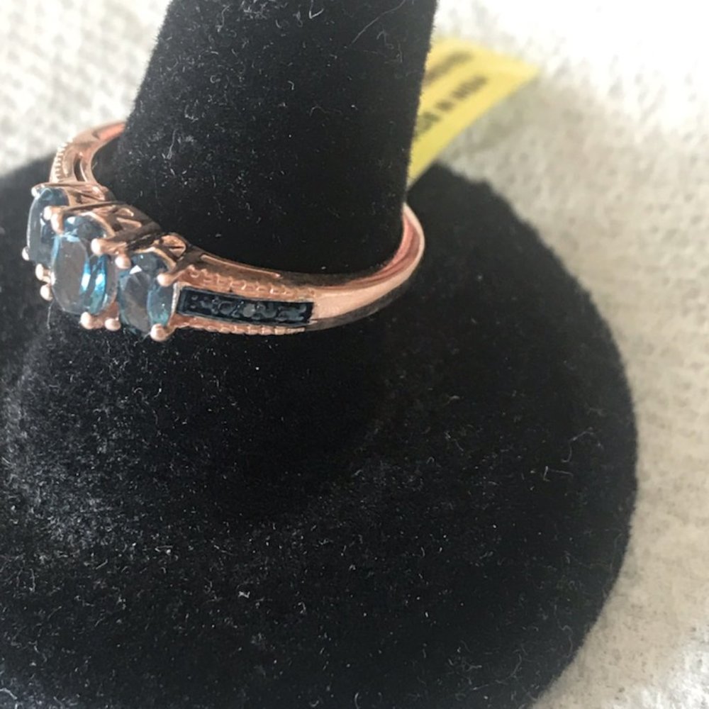Ring 0762 - Picture 3 of 4
